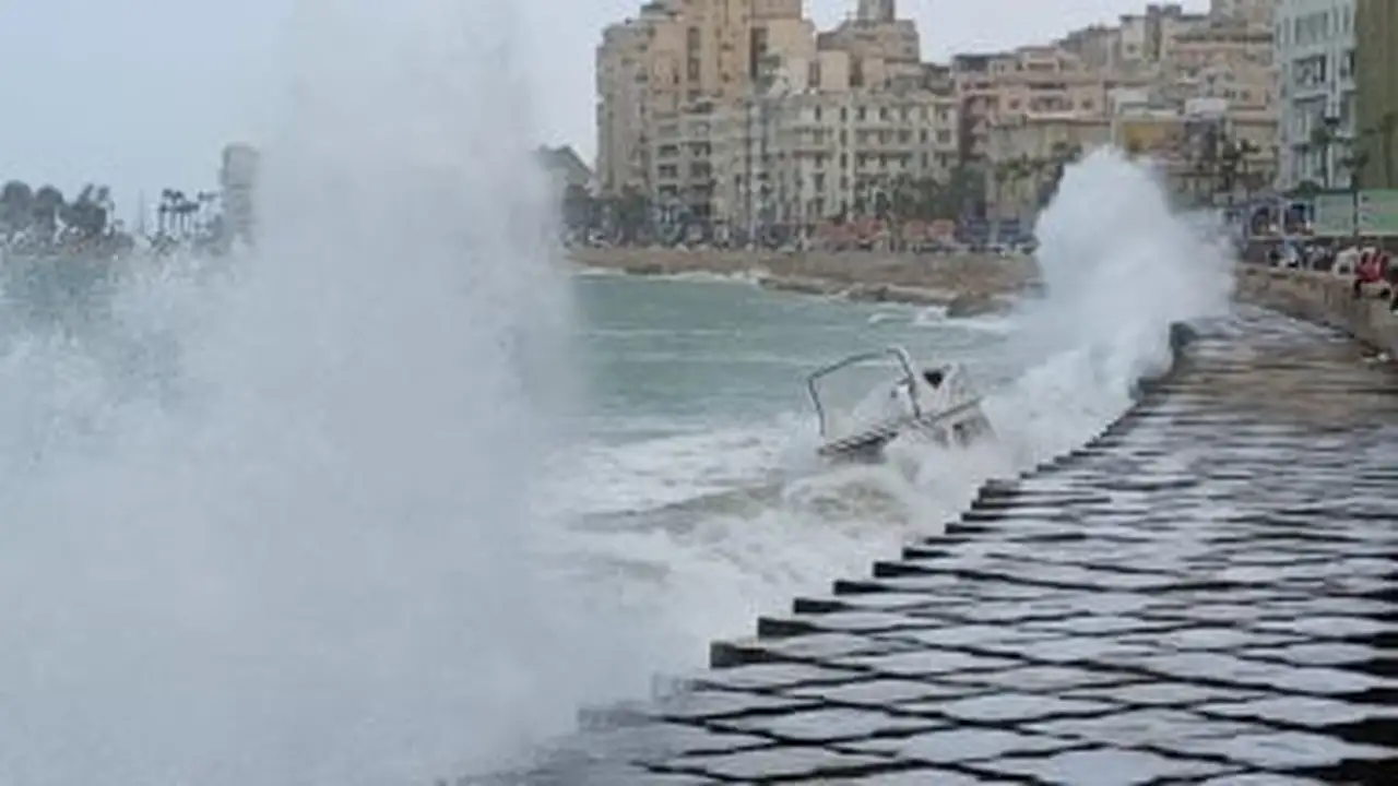 طقس الإسكندرية.. تحذيرات من ارتفاع أمواج البحر خلال الساعات القادمة على السواحل المصرية